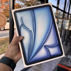 iPad Air 11inch M3chipWiFi 256GB 90 Day Warranty ! We Offer Financing !