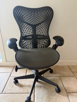 Herman Miller Mirra 1 - 4 chairs - ergonomic desk chair - fully loaded