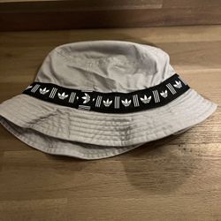 WOMENS ADIDAS BUCKET HAT