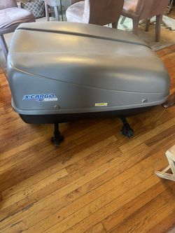 18 Cu. Ft Sears Cargo Carrier W/ Thule Cross Bars 