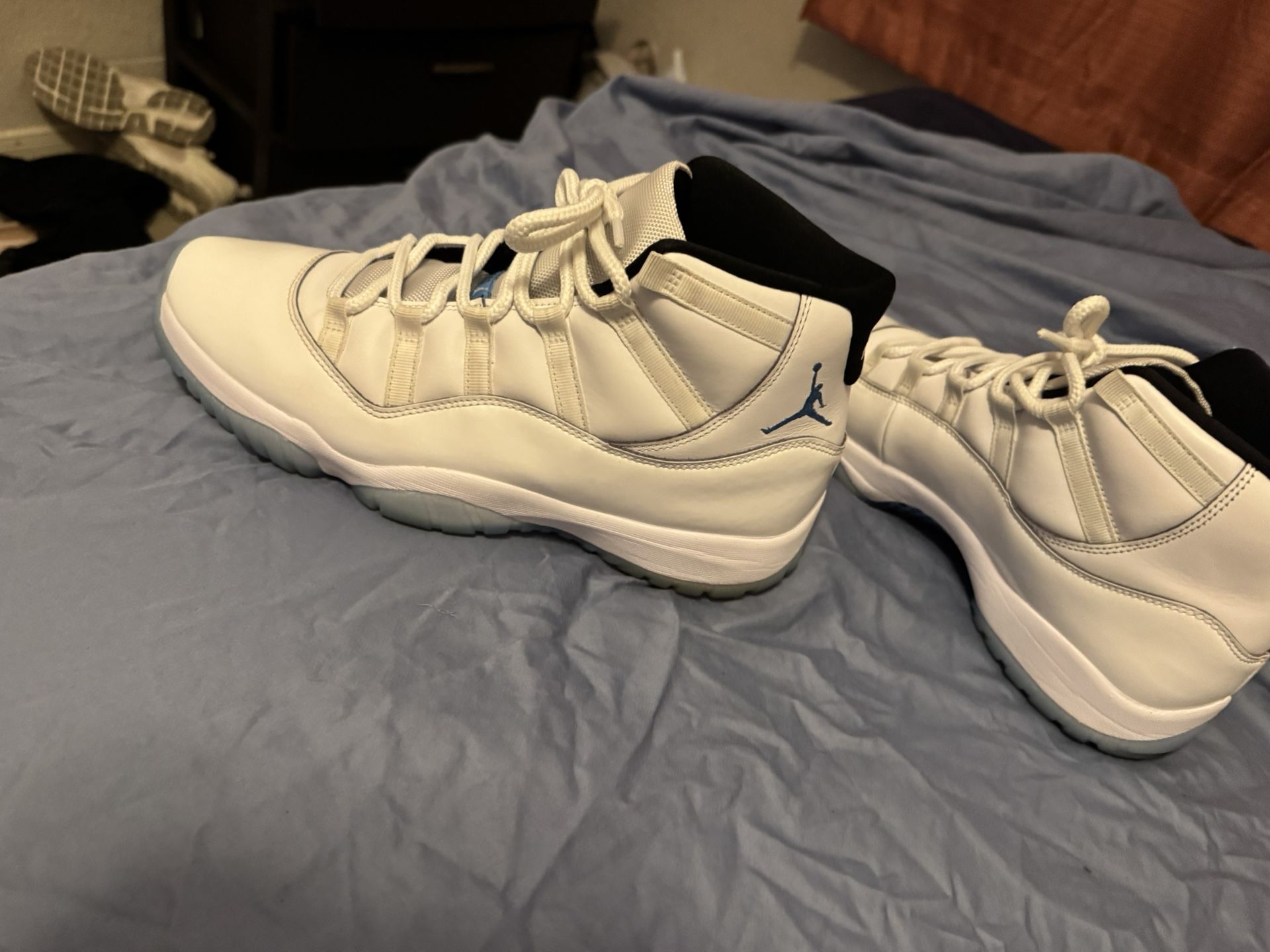 Jordan 11 Retro Legend Blue (2024)