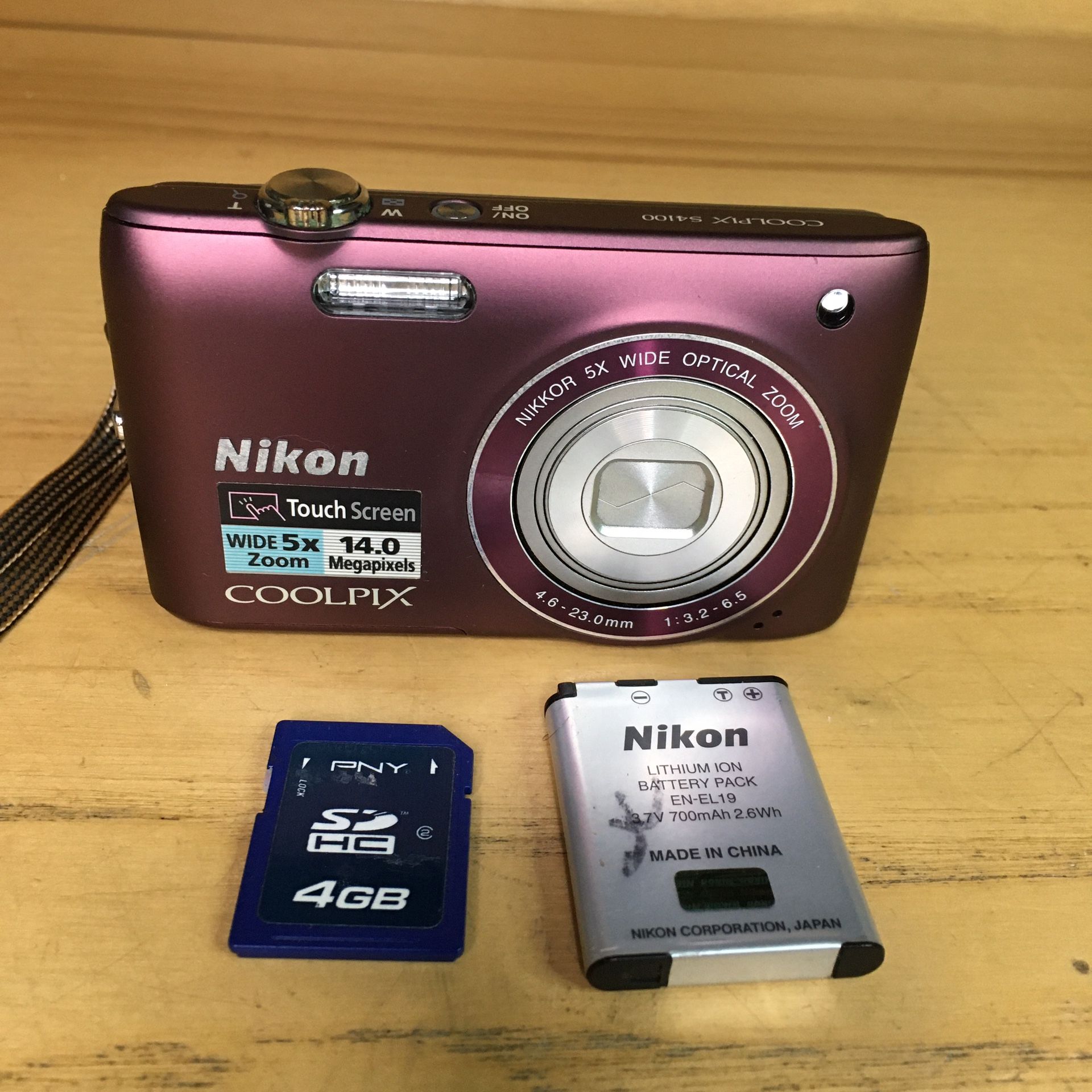 Nikon Coolpix S4100 Touch Screen Digycamera