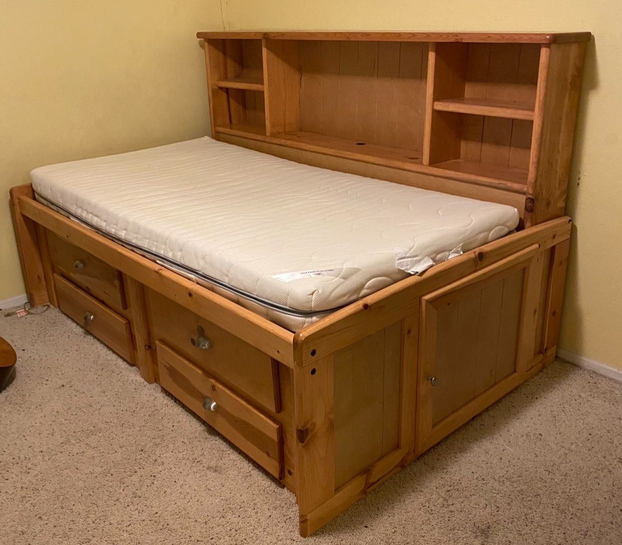 Twin Size Captain’s Bed With Shelves And Storage