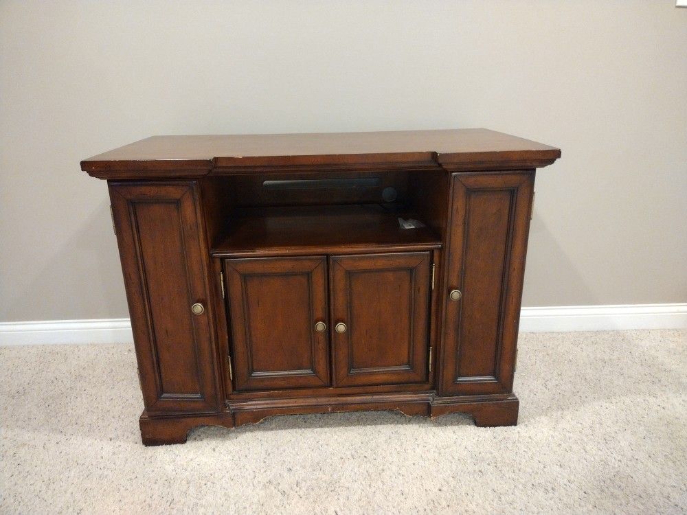 TV Stand With Media Cabinet