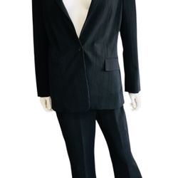 Elie tahari suit