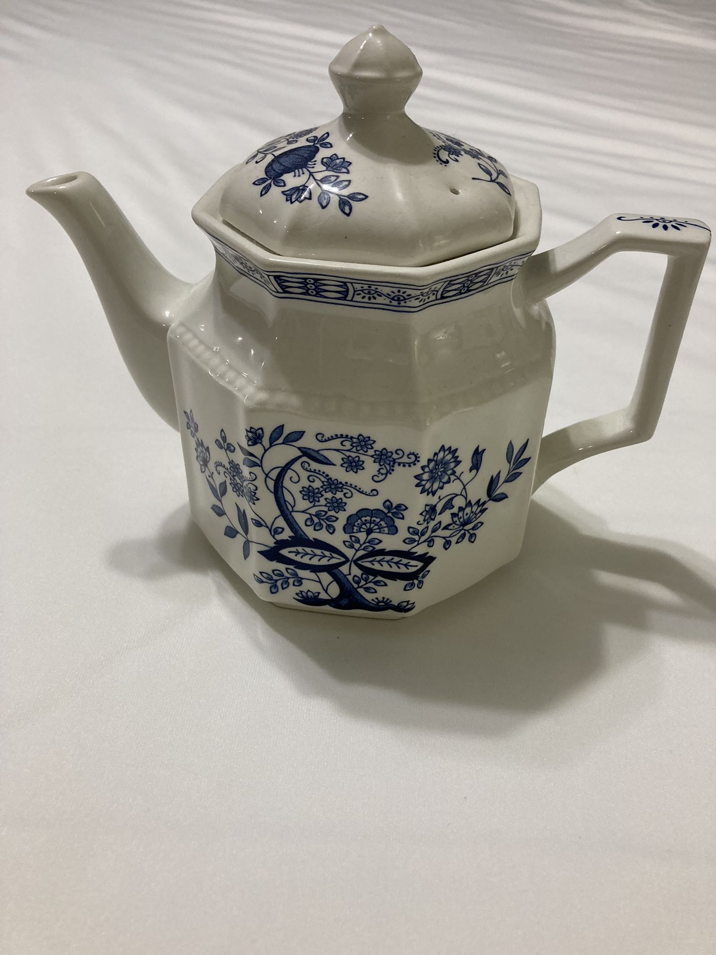 J&G Meakin Classic White Blue Nordic Tea Pot (shipping Included In Price)