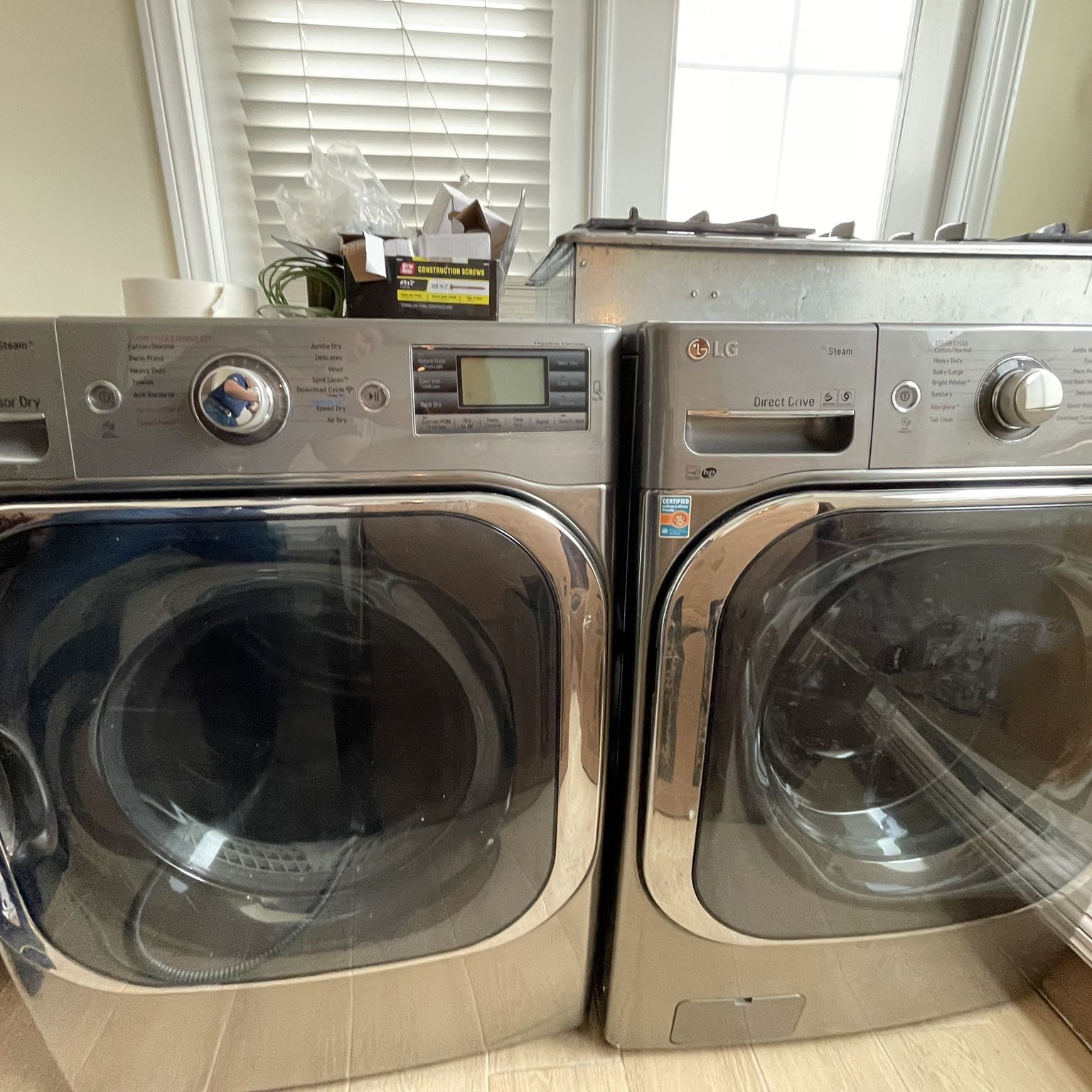 LG Mega Capacity Washer and Dryer Combo