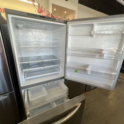 $500 LG FRIDGE 