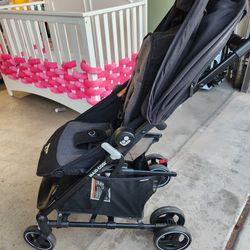 Maxi-Cosi Ultra Compact Stroller