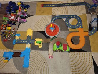 PAW Patrol Track with vehicles & characters