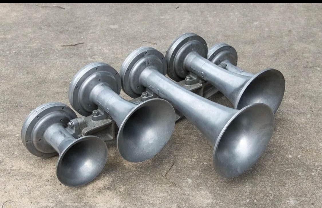 Nathan air Chime train horn K5LA, Locomotive