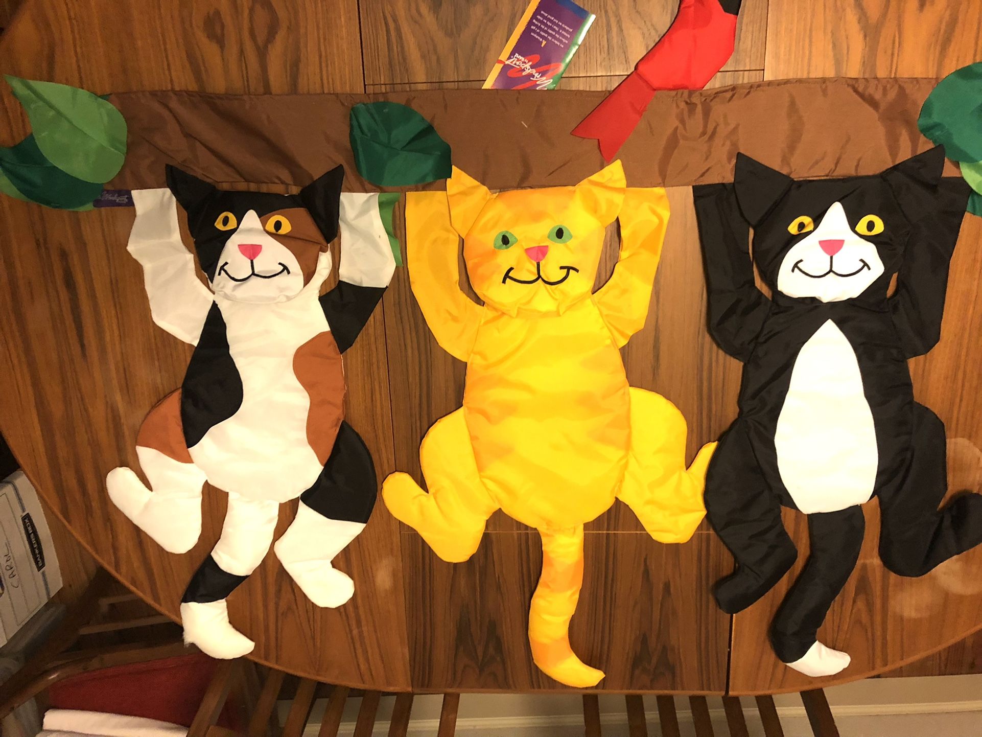 “Playful Kittens” Dimensional Flag - Windsport By Ganz
