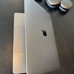 Apple MacBook Pro 2020 with Apple M1 Chip (13-inch, 8GB RAM, 256GB SSD Storage) Space Gray 