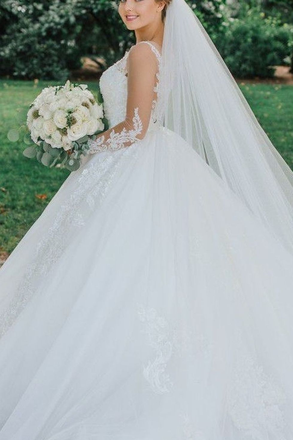 Elegant Pronovia wedding dress