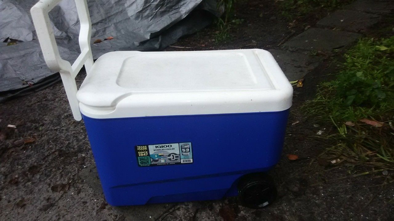 Igloo Wheeled Cooler