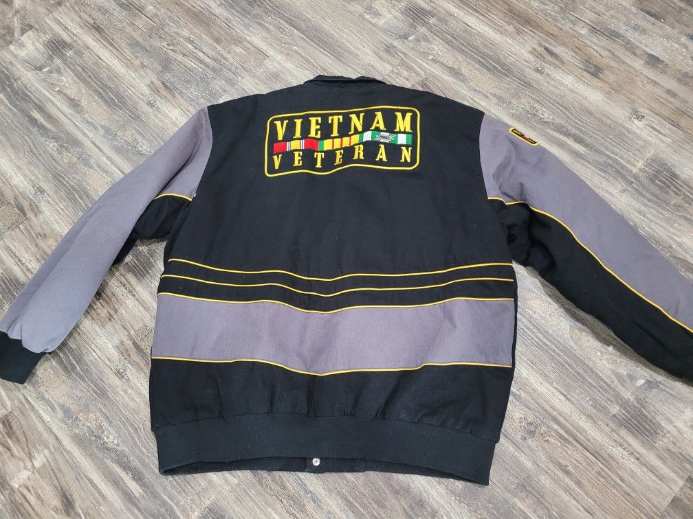 Vietnam Veteran embroidered
jacket men Racing style jacket coat 3 XL
Exc. Condition