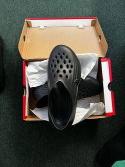 Black Clog Shoes with Ventilation Holes