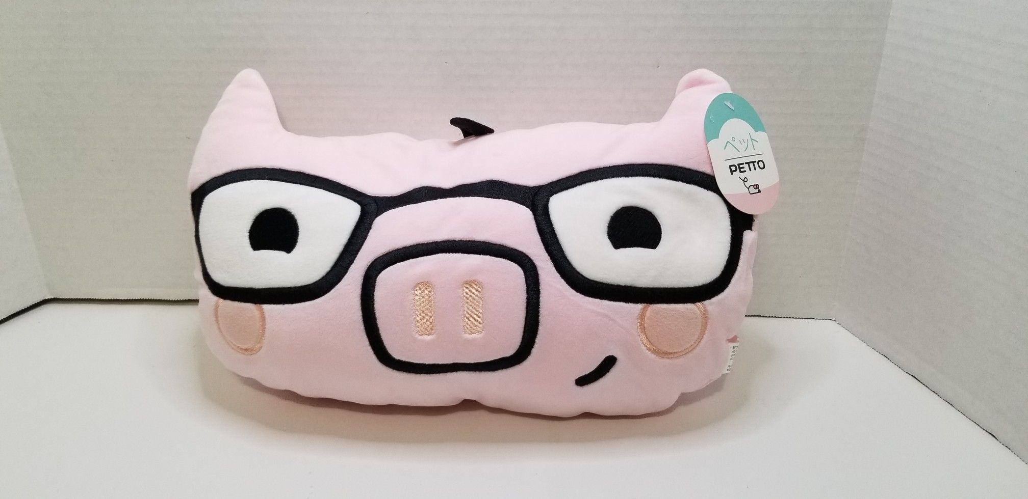 14x8 pig face cushion