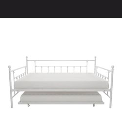 White metal daybed . Full size with mattress IKEA 