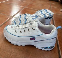 Sketchers sport woman’s Sneaker