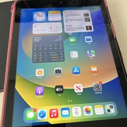 iPad 5th Generation WiFi + Cellular 32gb 9.7” | Like New Condition✅