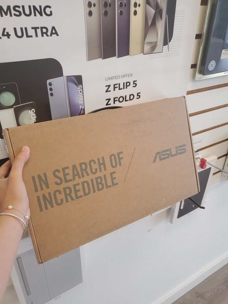 Asus Vivobook Laptop Core I3 Brand New - $1 Today and the rest later ๐ค
