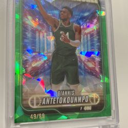 2024-25 Topps Chrome Giannis Antetokounmpo #41 Green Topps Refractor SP Bucks