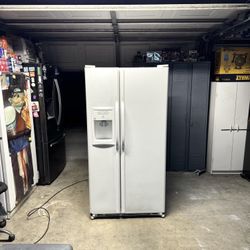 Refrigerator 