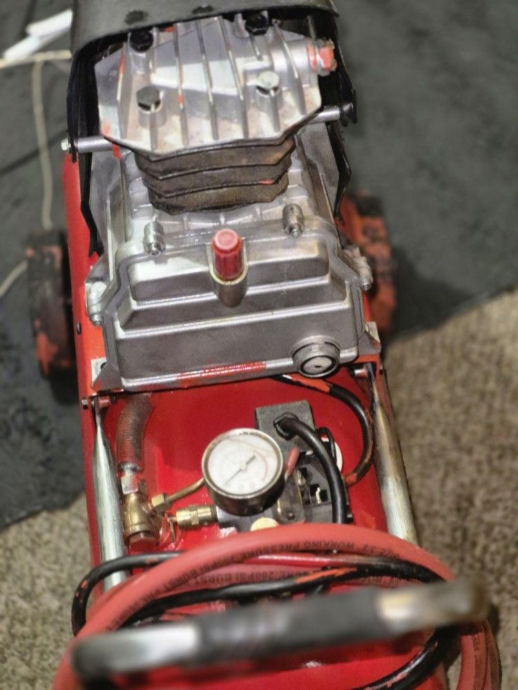 Husky 8gal Air Compressor