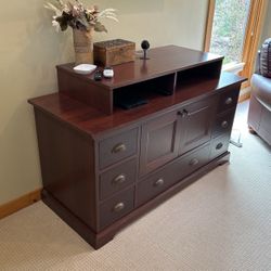 Tv Stand/Dresser