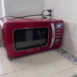 Galanz Red Retro Style Microwave 