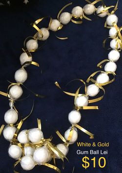 Gold & White Graduation Gum Ball Lei