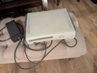 Microsoft Xbox 360 Console with 8 games