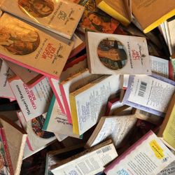 Hundreds Of Old Romance Novels 
