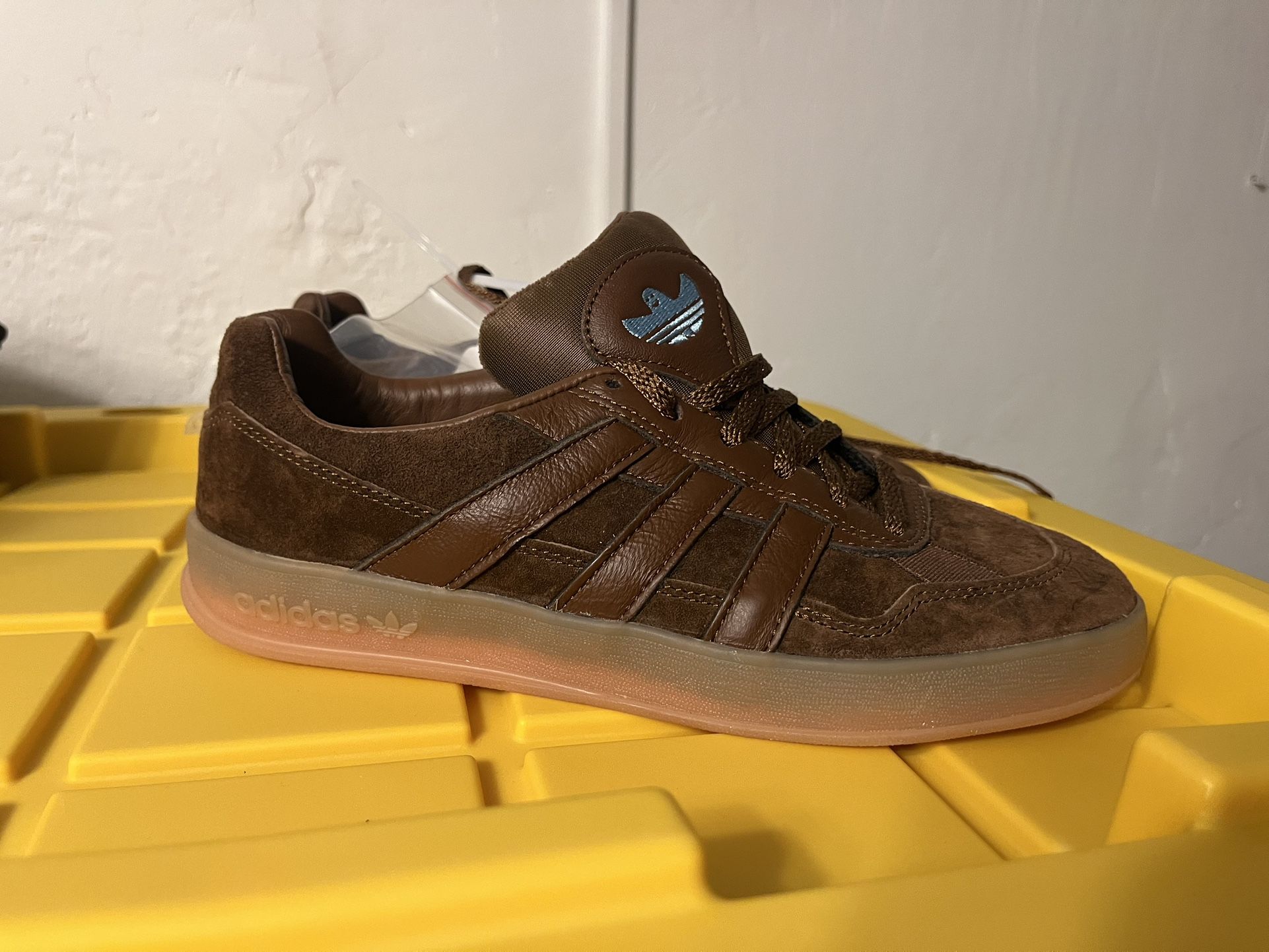 Size 5.5 - adidas Aloha Super Karol Winthorp