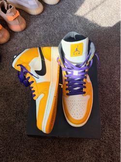 Jordan 1 Mid Lakers