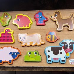 2 PK of Chuckle & Roar Wooden Puzzles