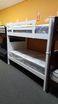 Twin/Twin Bunkbed with 2 Twin Mattresses