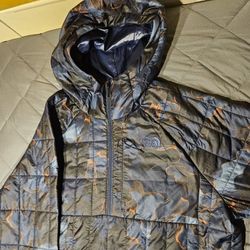 North Face Blue Camo Puffer XL 1/4 Zip