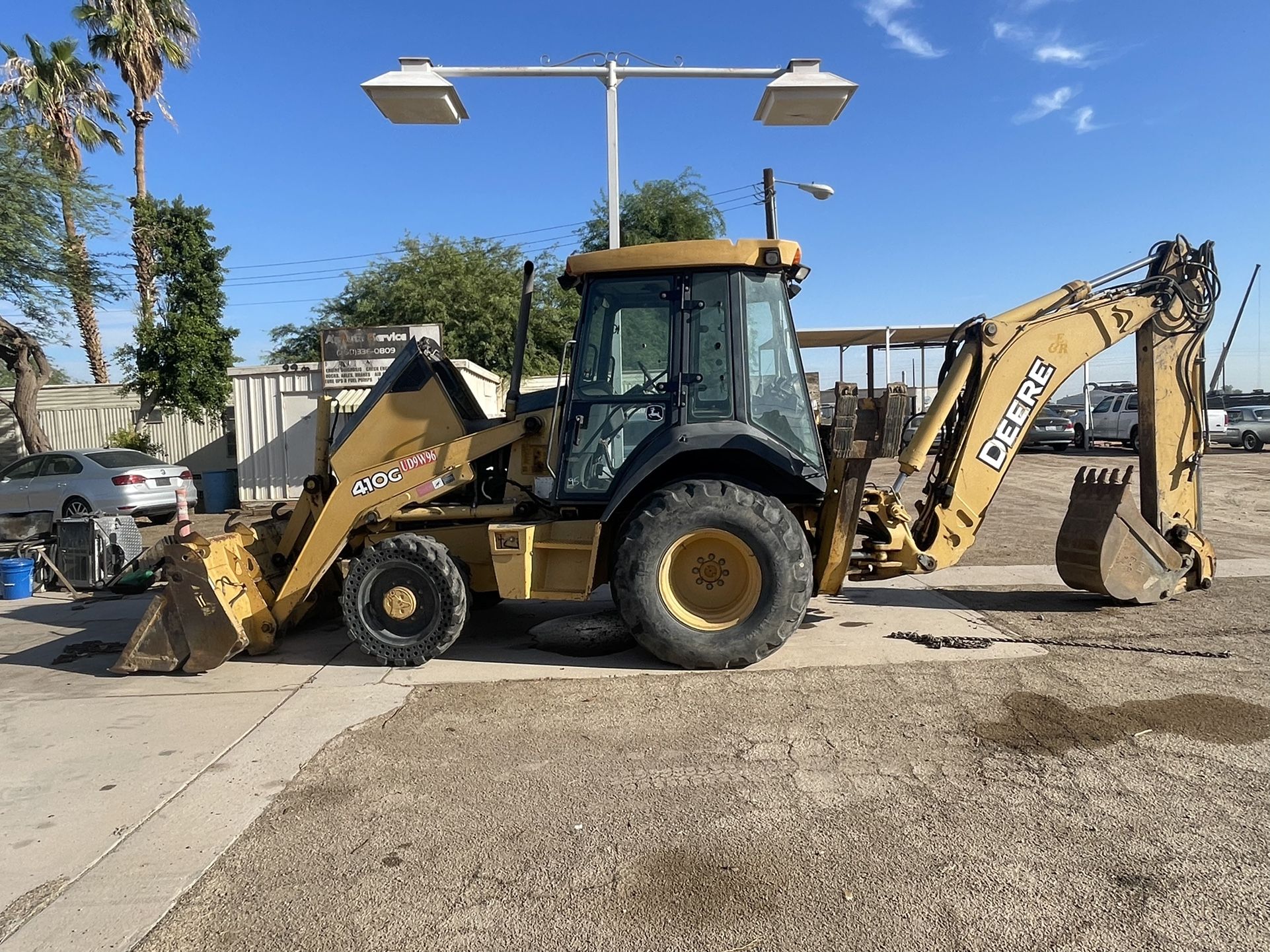 John Deere Backhoe 410G