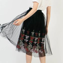 Embroidered Hem Mesh Overlay Skirt  a tulle skirt