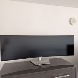 Dell UltraSharp 49 Curved USB-C Hub Monitor - U4924DW