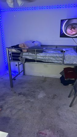 4.5 feet tall twin size bunk bed 