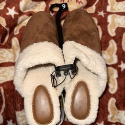 Time & Tru Brown Faux Fur Slippers Size 9
