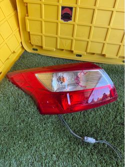 2014 Ford Focus Left/Driver Side Tail Light