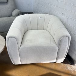 Cream Swivel 360 Accent Chair 