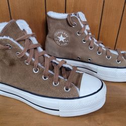 Brown fur lined Converse Chuck Hightop sneakers women's 7