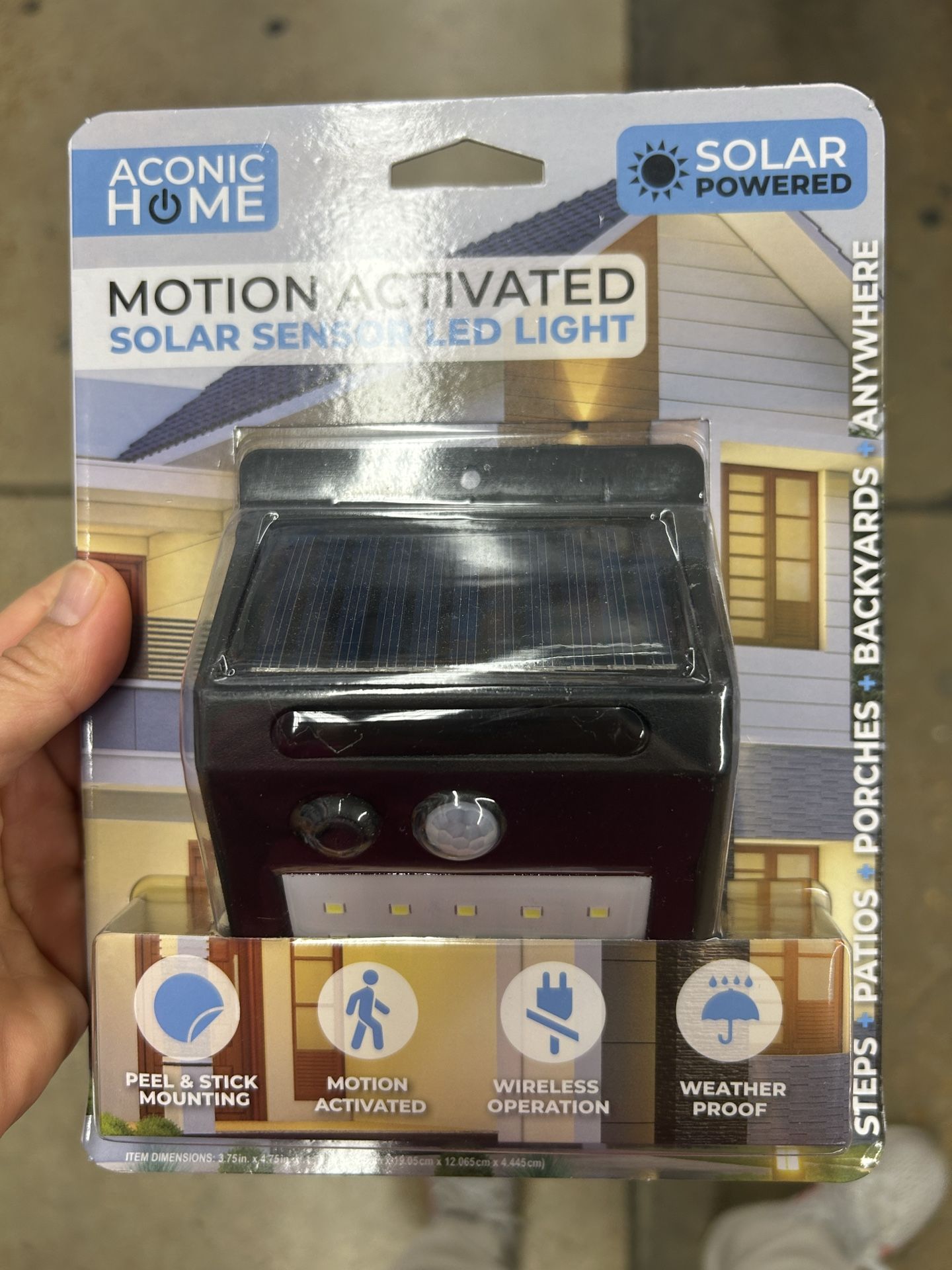 NWT Solar Powered Motion Activated Sensor Light