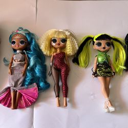 SET OF 5 LOL DOLLS WITH SOME ACCESSORIES