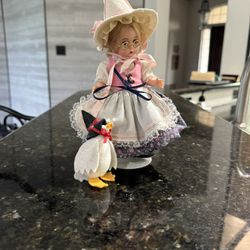 Madame Alexander Mother Goose Doll With Stand 8” Inch Madam